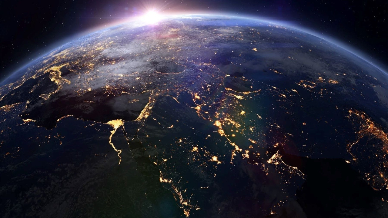 dunyanin artik bir yeni yari ayi daha var JrjAQvAg