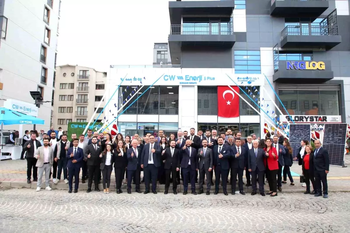 cw enerjinin yeni plus bayisi bursada torenle acildi 2cccCs73.jpg
