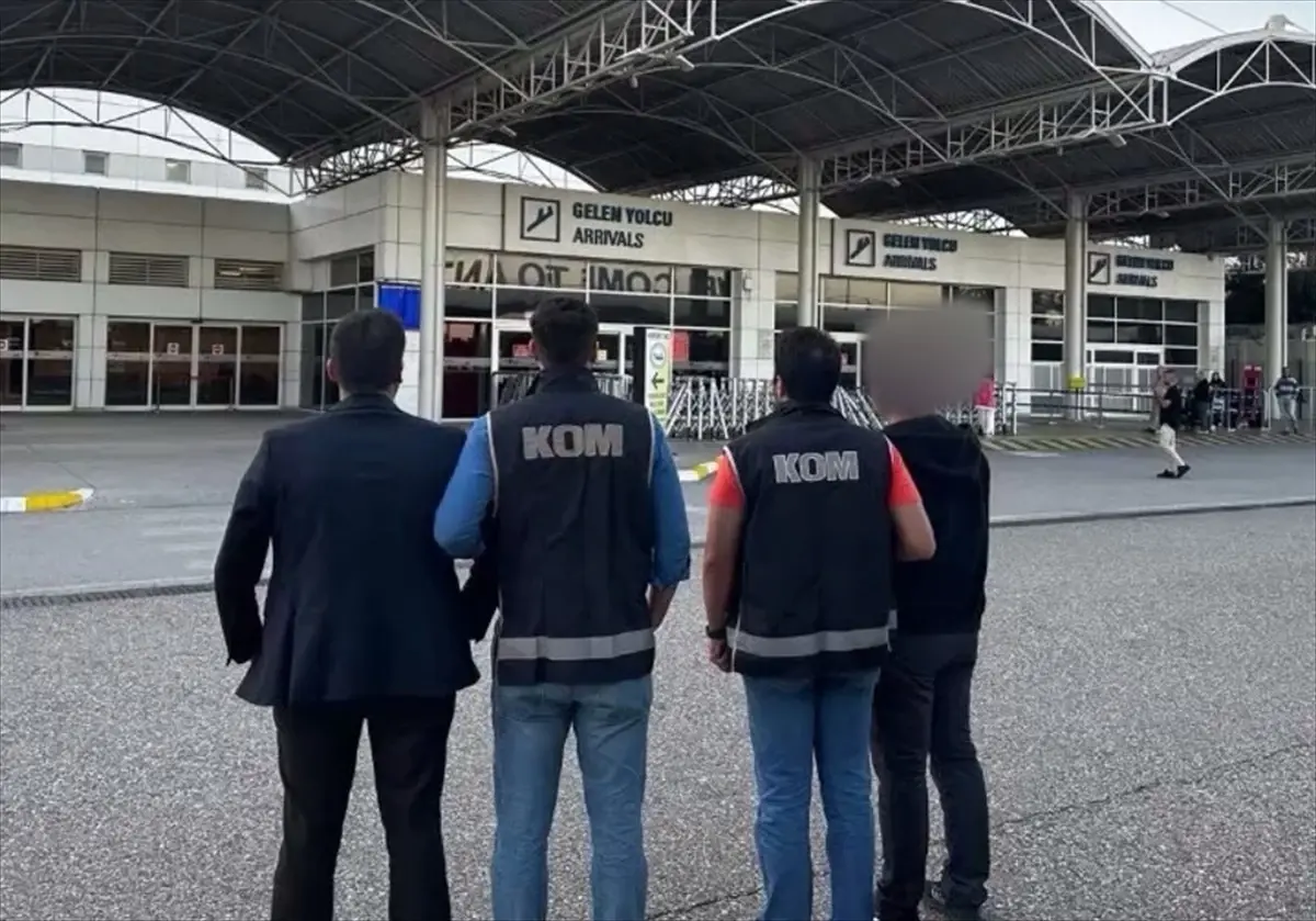 gumruk memurlarina operasyon 5 tutuklu E3NGhW7Y.jpg