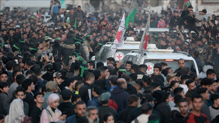 israilden hamasin teslim ettigi cenaze daha once verilen baska bir esire ait iddiasi 7fqNcMbE.jpg