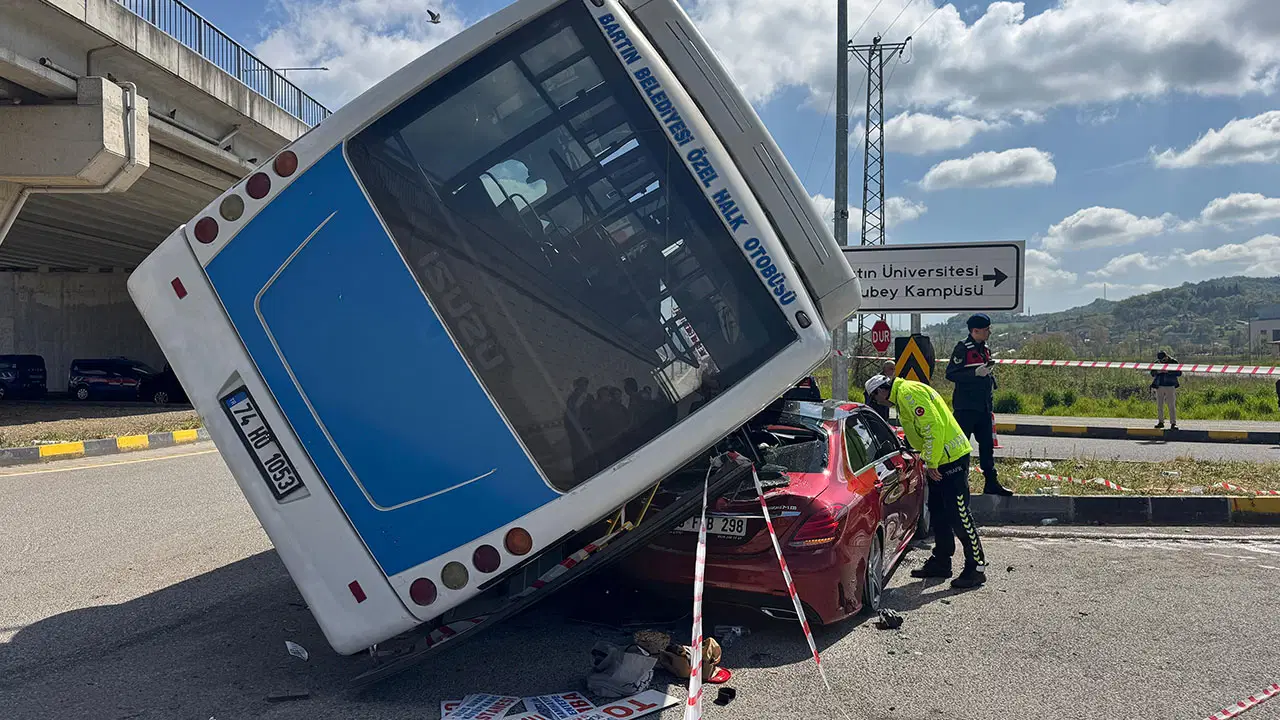 Bartın’da Öğrenci Taşıyan Halk Otobüsü Devrildi: Çok Sayıda Yaralı Var